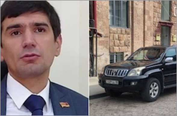 Արագածոտնի մարզպետի ծառայողական մեքենան Գյումրու ՔՊ կենտրոնական շտաբի մոտ